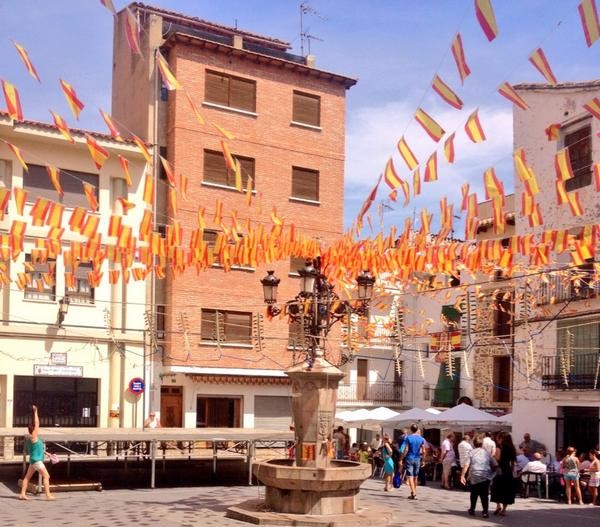 Plaza de Montanejos en fiestas