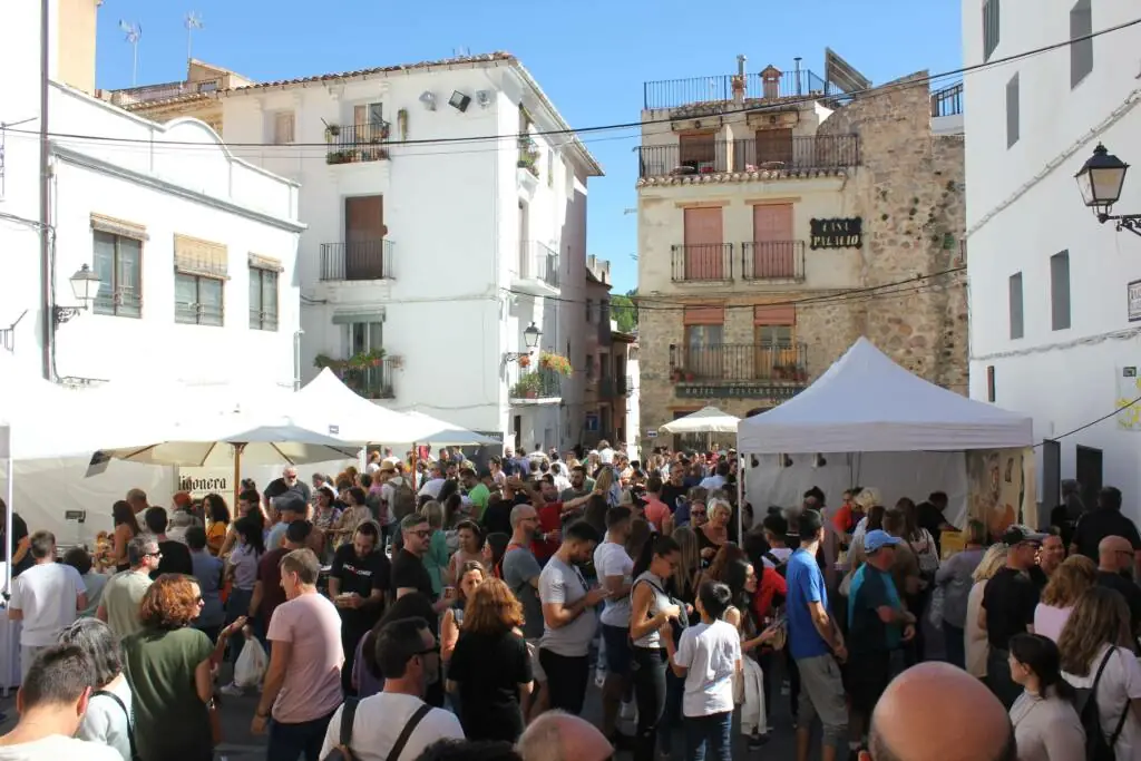 Ambiente Feria del Queso de Montanejos